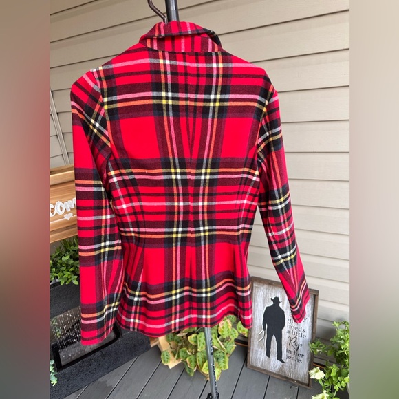 Chulo Pony NWOT beautiful red tartan plaid coat with black lining - Picture 2 of 8